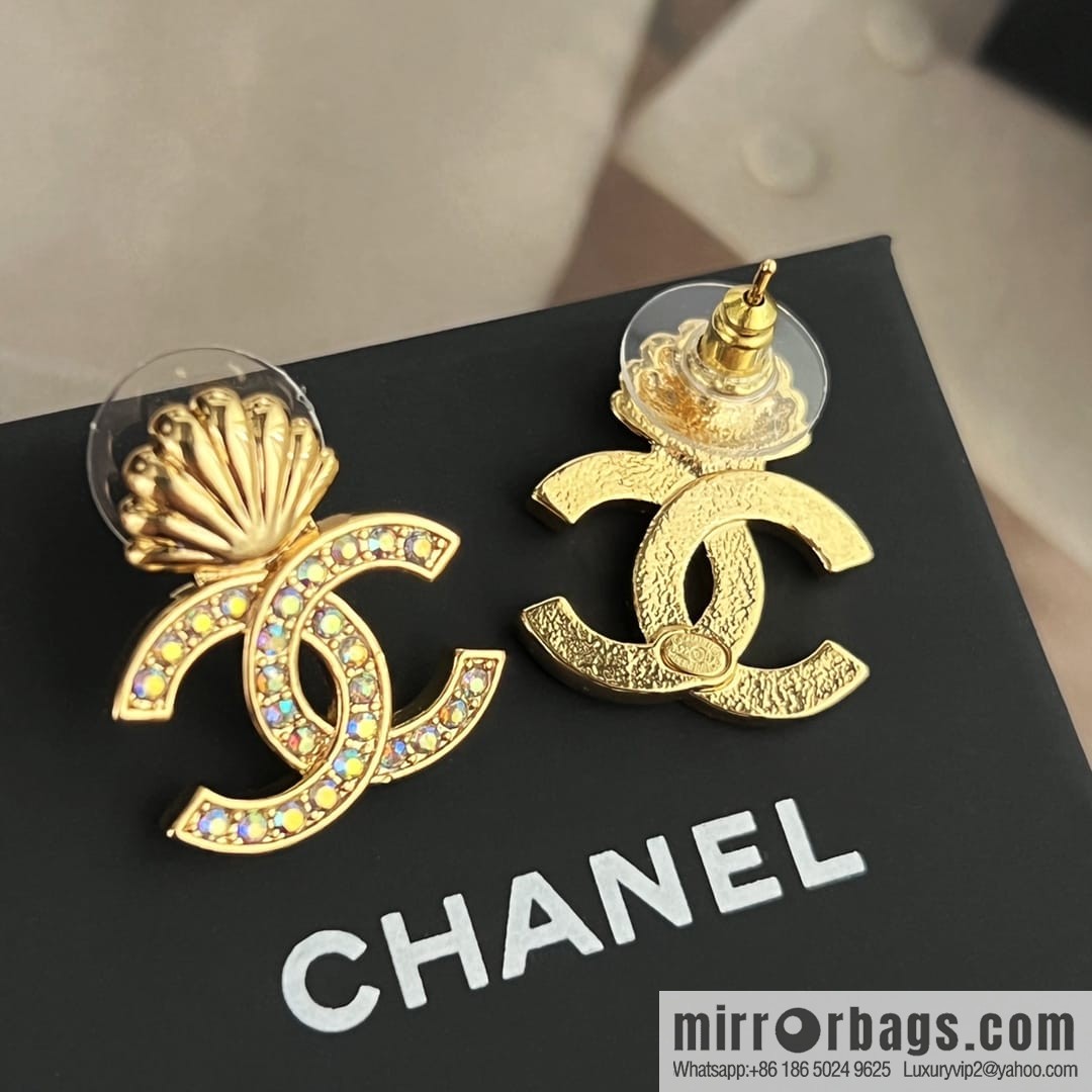 New ☑️ Chanel c1 double c gold shell stud earrings