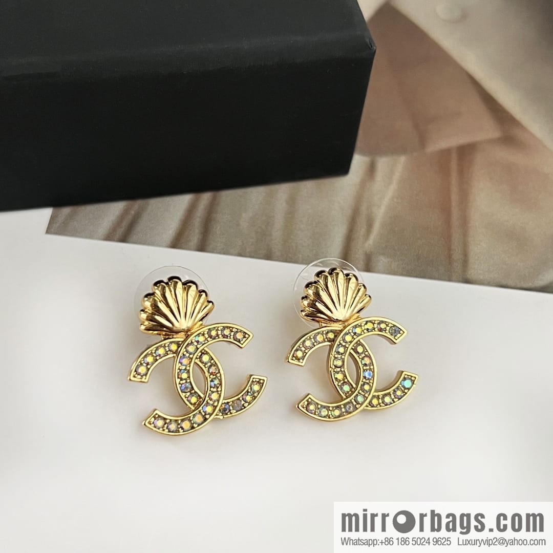 New ☑️ Chanel c1 double c gold shell stud earrings