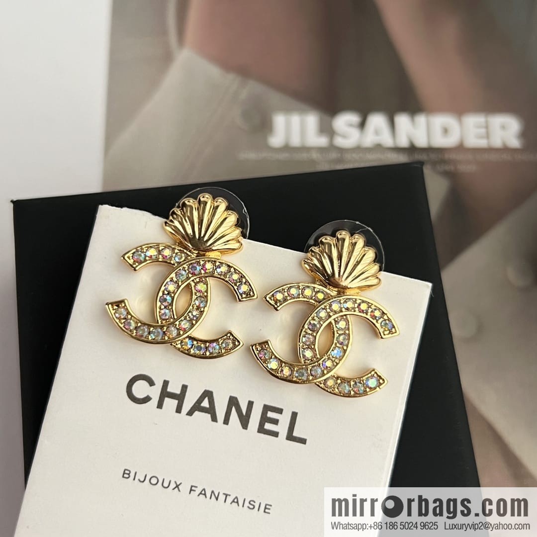 New ☑️ Chanel c1 double c gold shell stud earrings