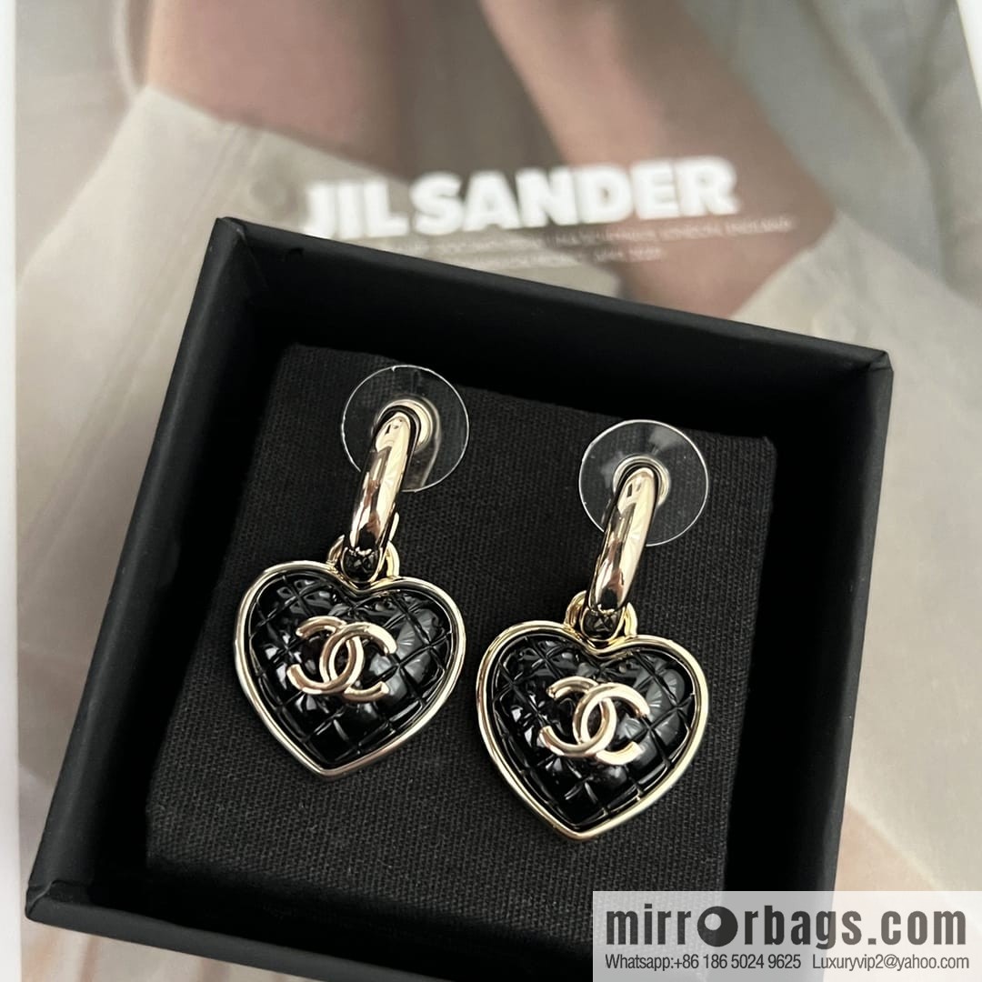 New ☑️ Chanel c2 double c peach heart love stud earrings