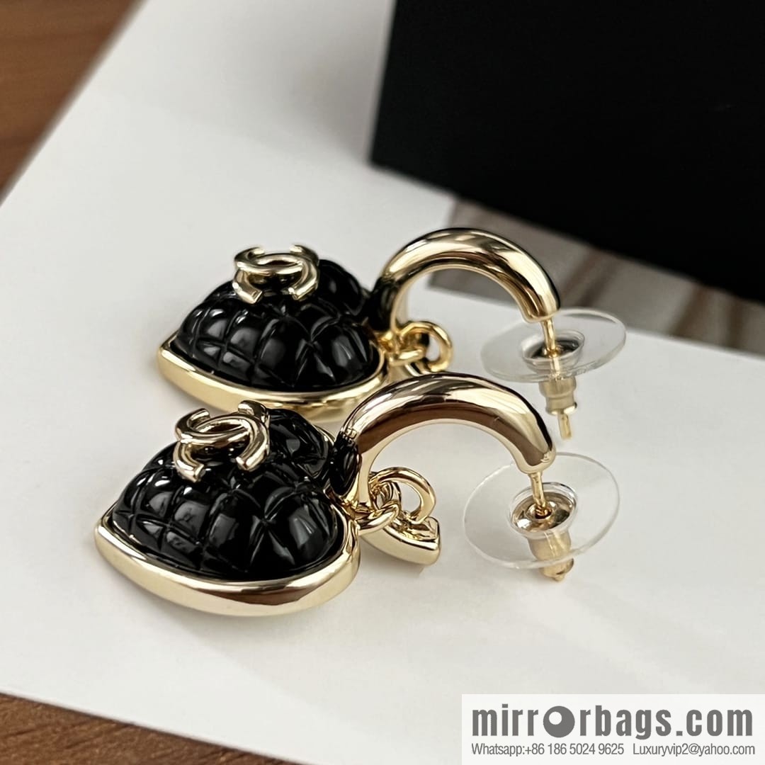 New ☑️ Chanel c2 double c peach heart love stud earrings