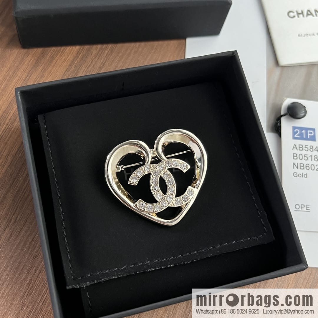 New ☑️ Chanel double c gold peach heart love brooch