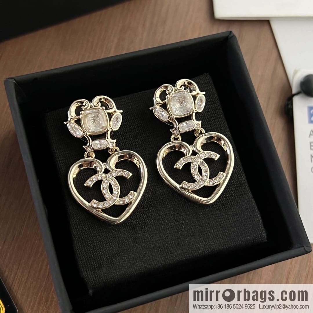 New ☑️ Chanel c2 double c gold peach heart love stud earrings