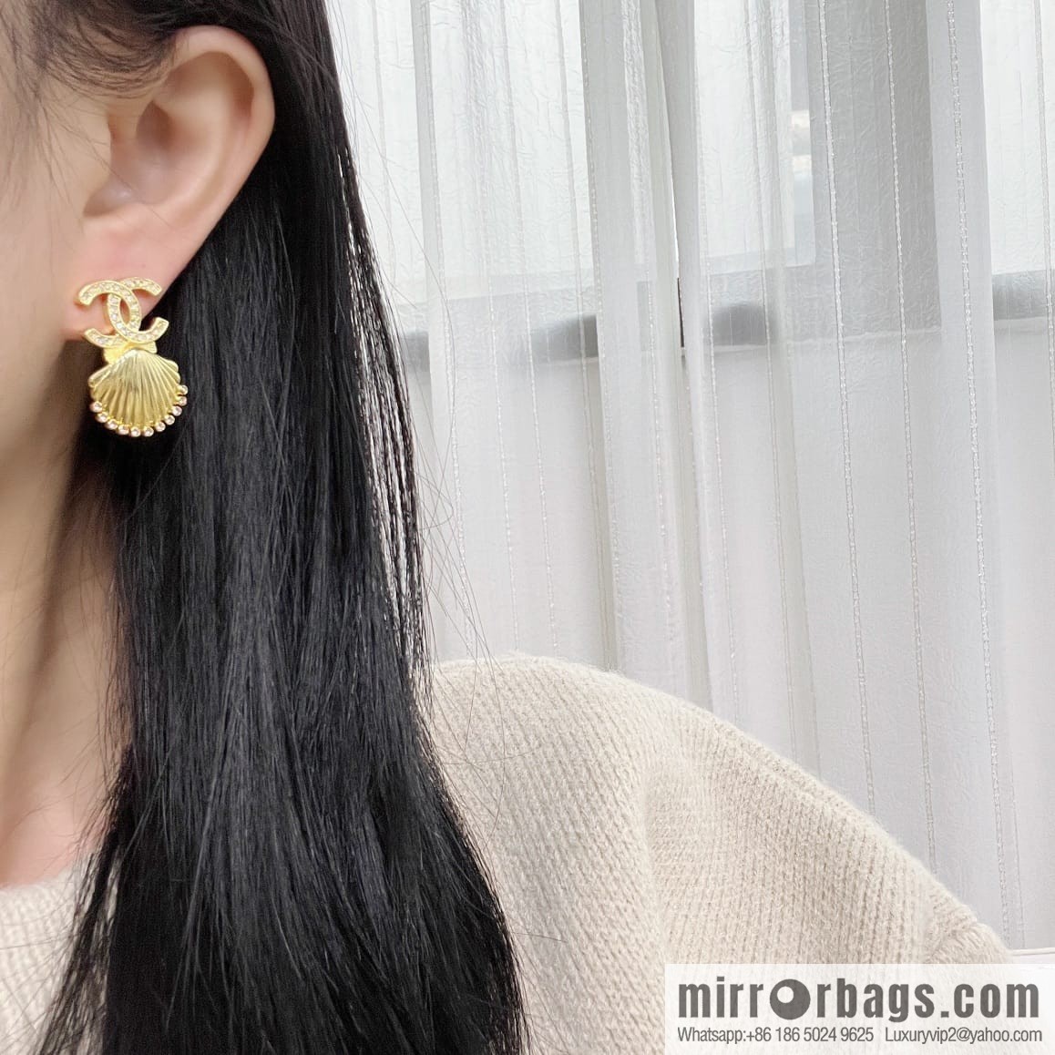 New βοΈ Chanel double c gold shell π stud earrings