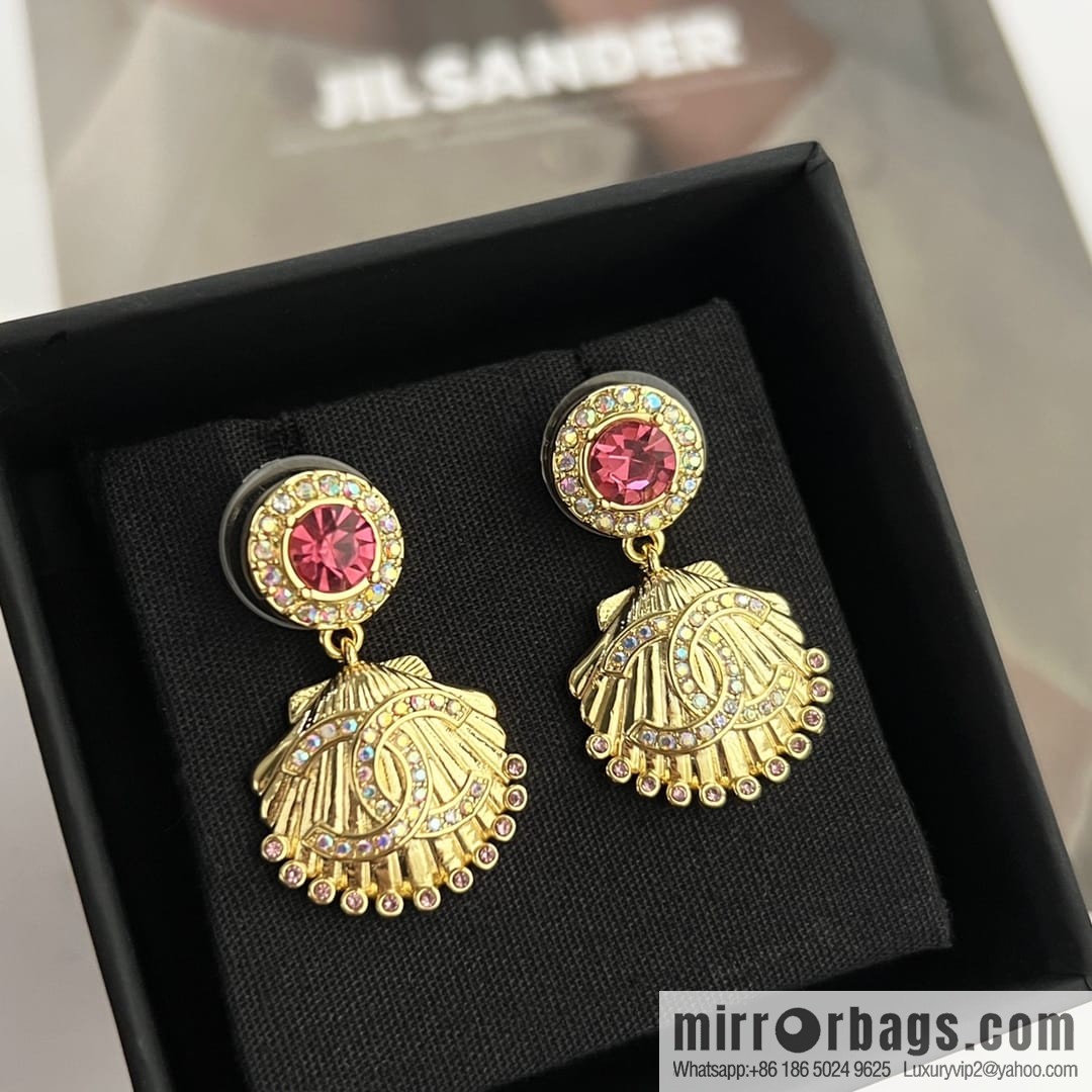 New ☑️ Chanel c2 double c gold shell 🐚 pink diamond stud earrings