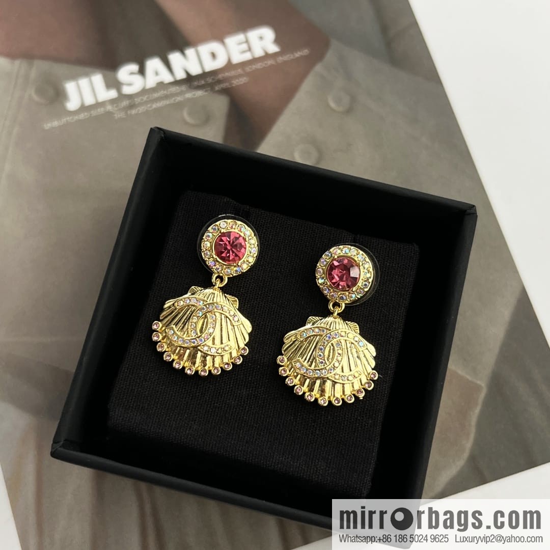 New ☑️ Chanel c2 double c gold shell 🐚 pink diamond stud earrings