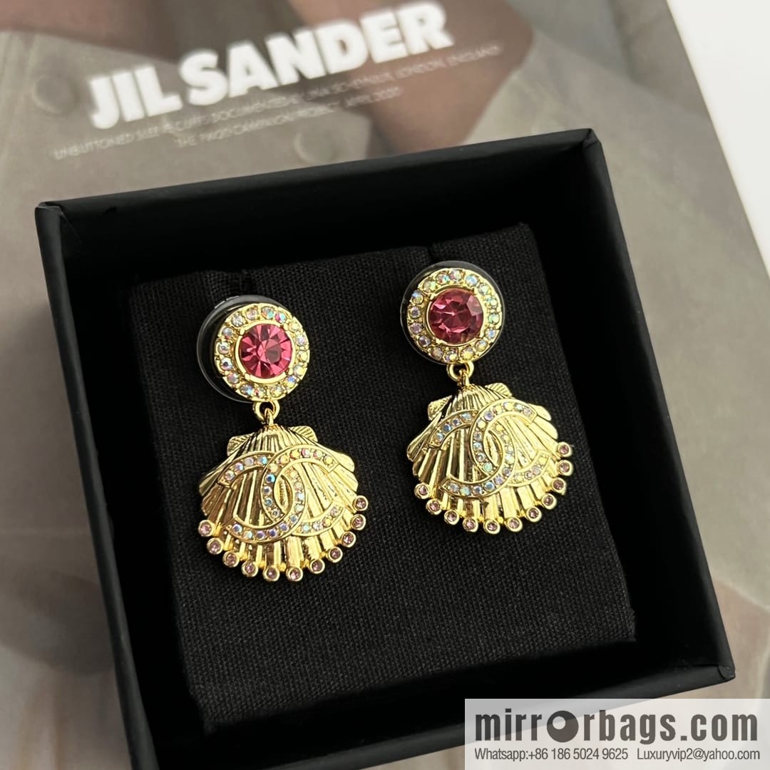 New ☑️ Chanel c2 double c gold shell 🐚 pink diamond stud earrings