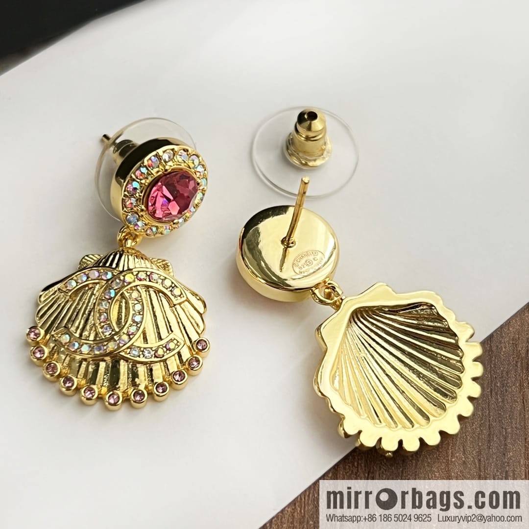 New ☑️ Chanel c2 double c gold shell 🐚 pink diamond stud earrings