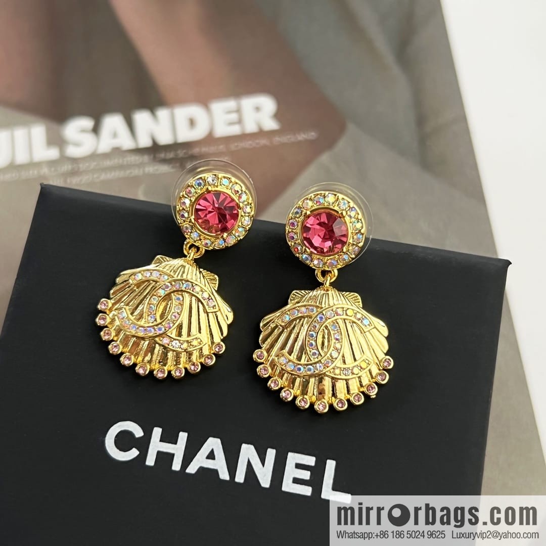 New ☑️ Chanel c2 double c gold shell 🐚 pink diamond stud earrings