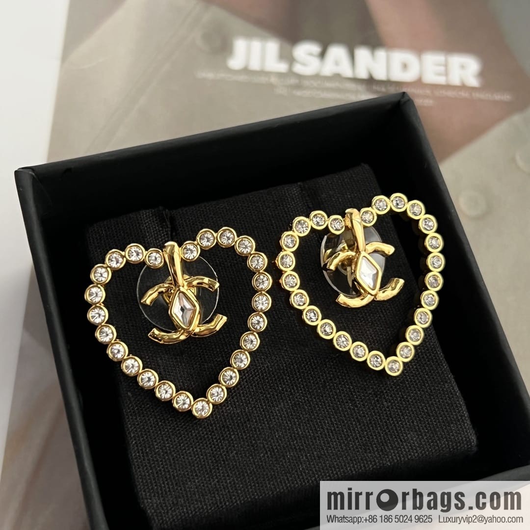 New ☑️ Chanel double c peach heart love stud earrings