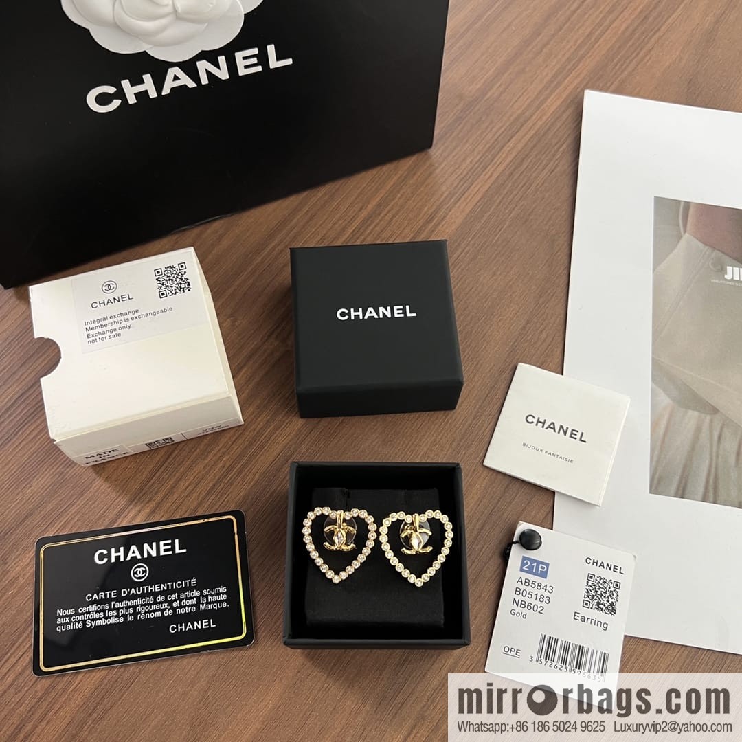 New ☑️ Chanel double c peach heart love stud earrings