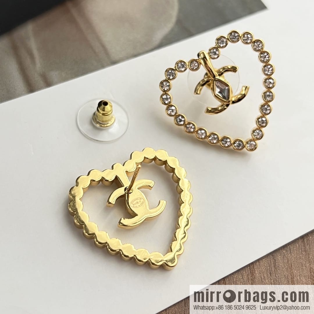 New ☑️ Chanel double c peach heart love stud earrings