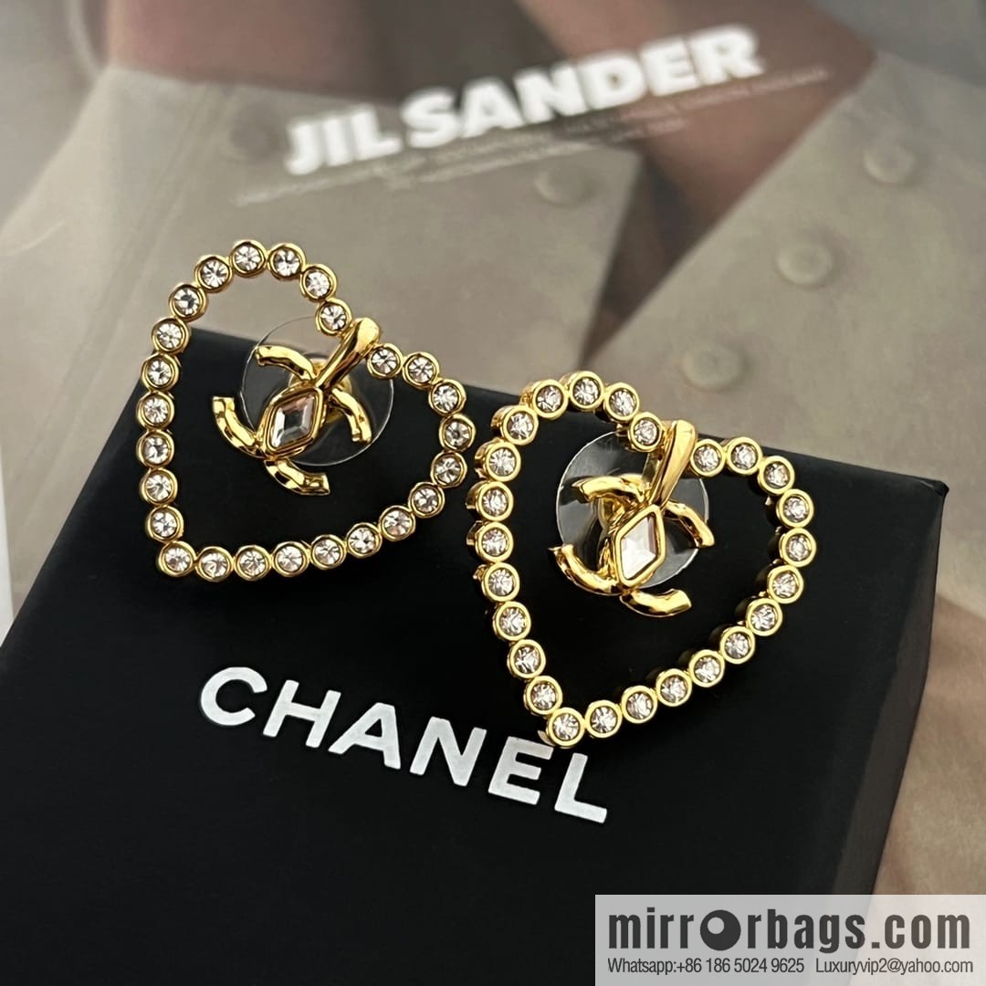 New ☑️ Chanel double c peach heart love stud earrings