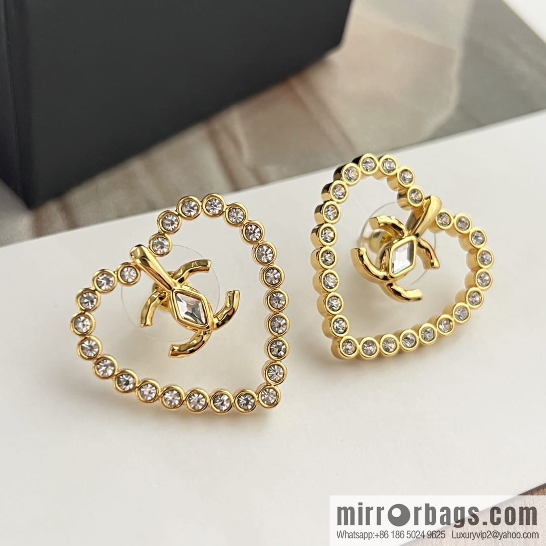 New ☑️ Chanel double c peach heart love stud earrings