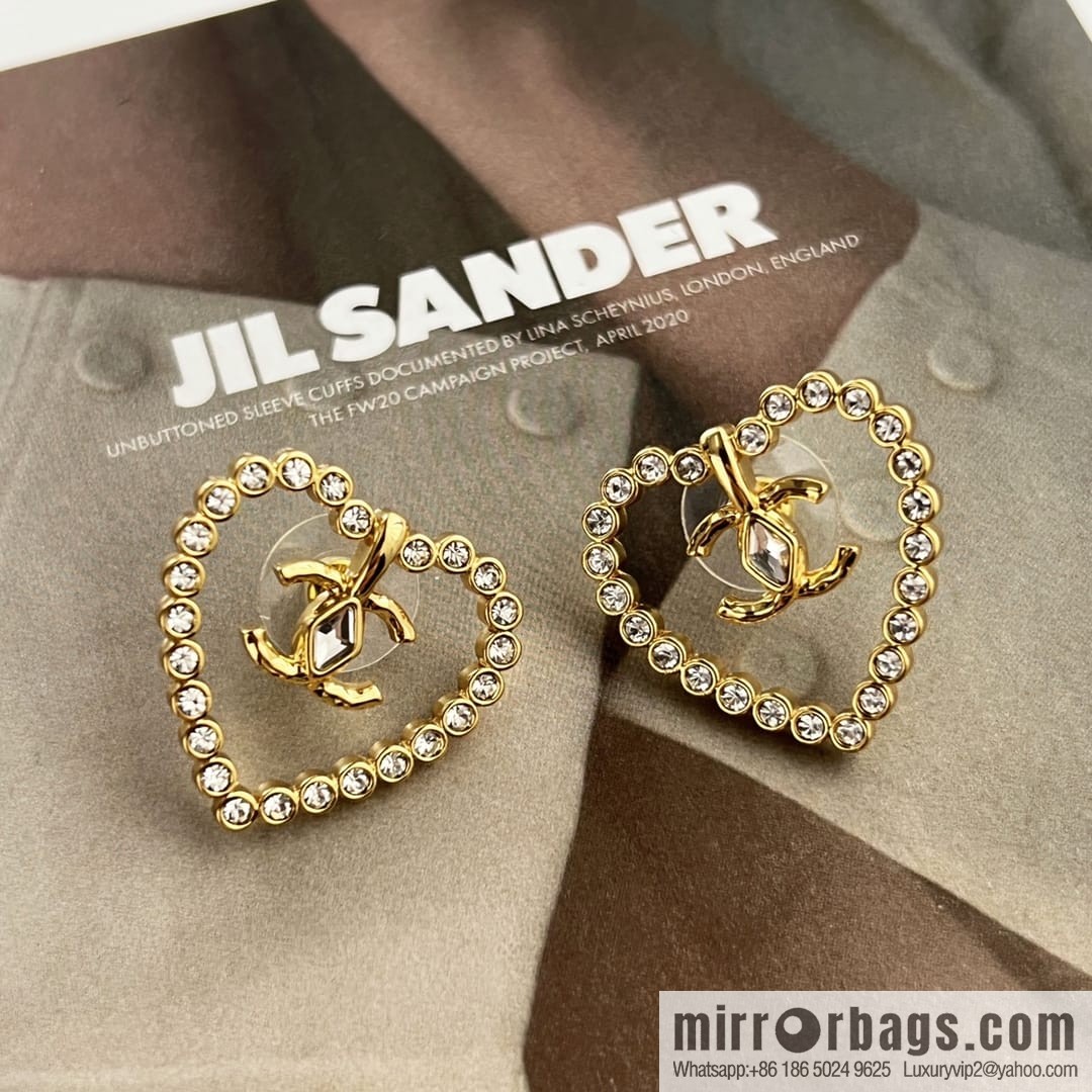 New ☑️ Chanel double c peach heart love stud earrings
