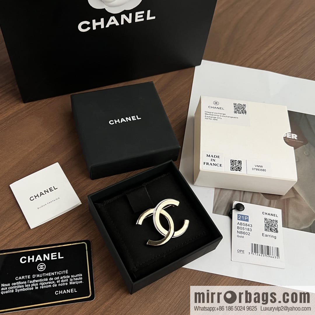 New ☑️ Chanel double c black and white smooth brooch