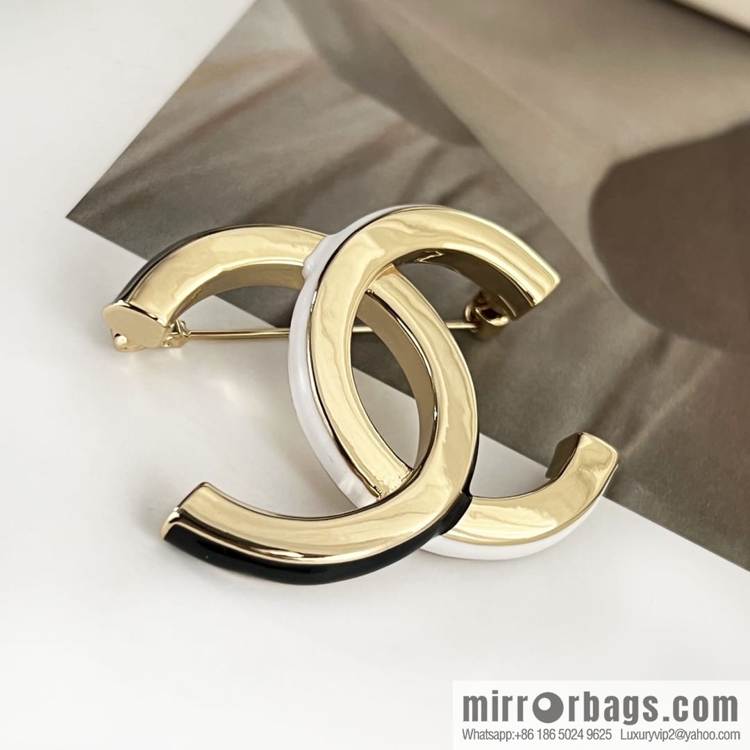 New ☑️ Chanel double c black and white smooth brooch