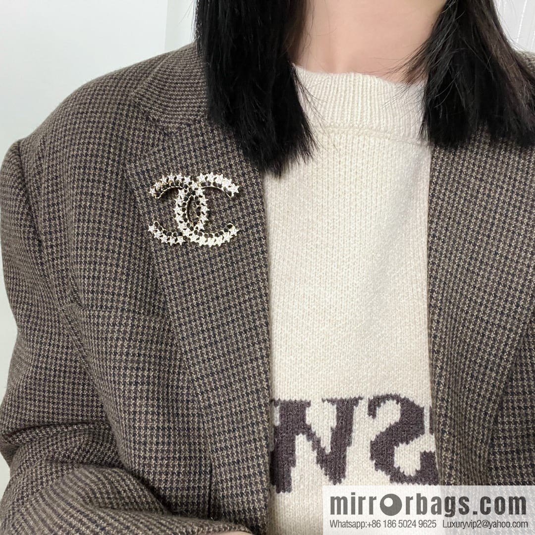 New ☑️ Chanel black leather rope pentagram star brooch