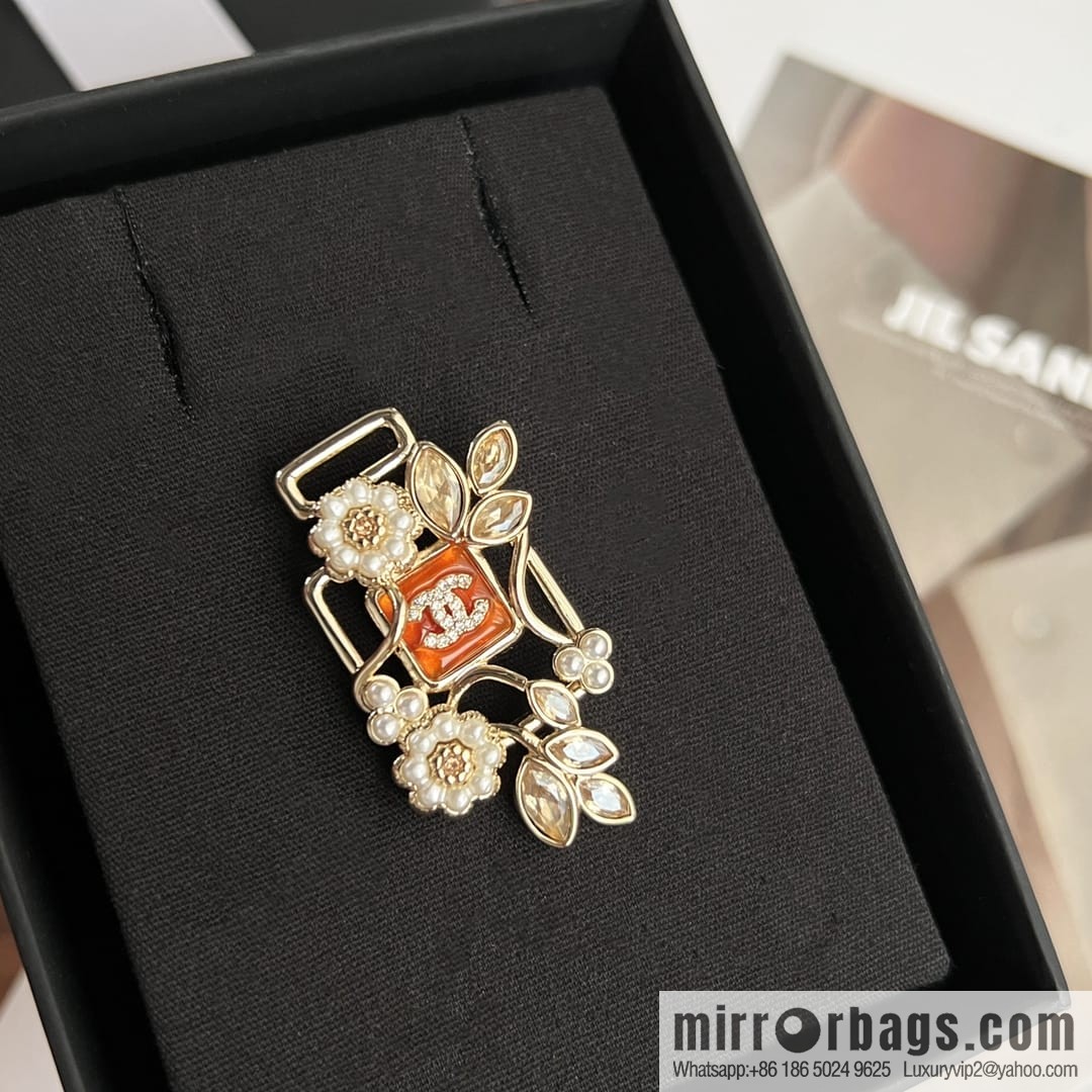 New ☑️ Chanel double c pink diamond pearl flower brooch