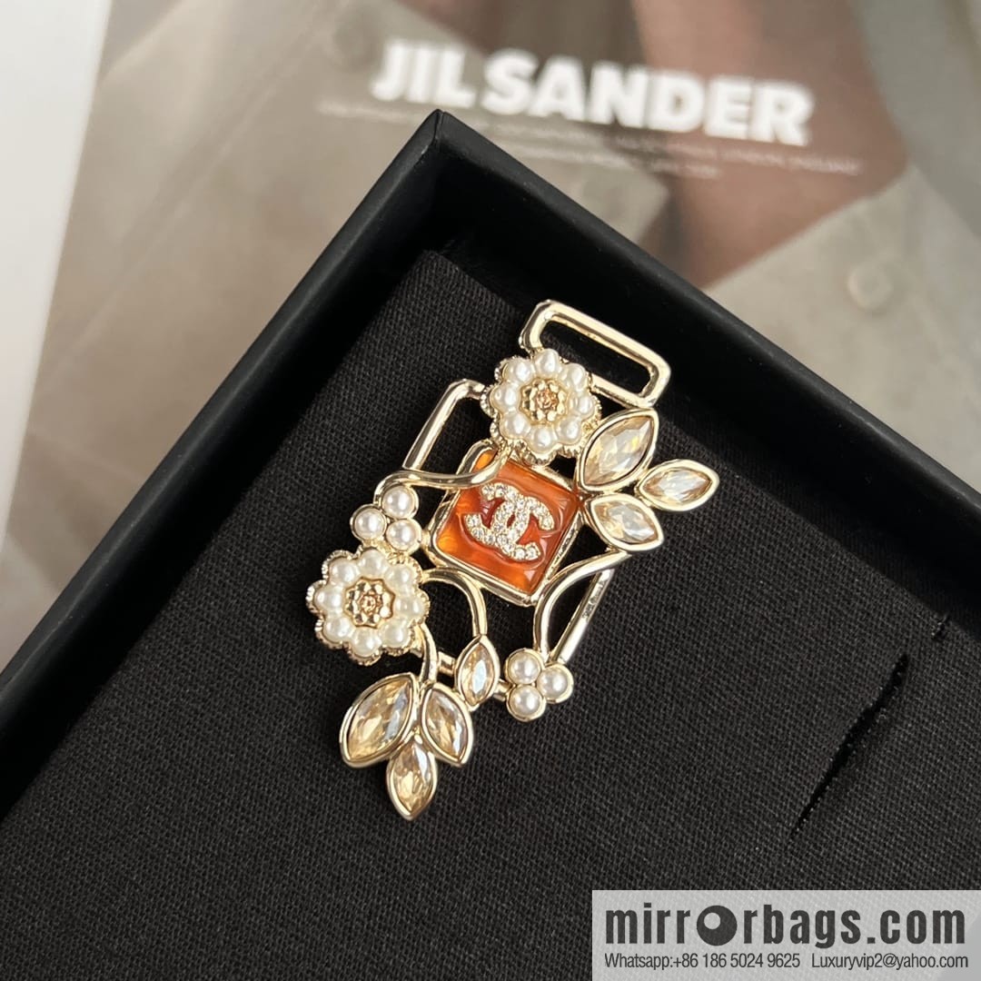 New ☑️ Chanel double c pink diamond pearl flower brooch