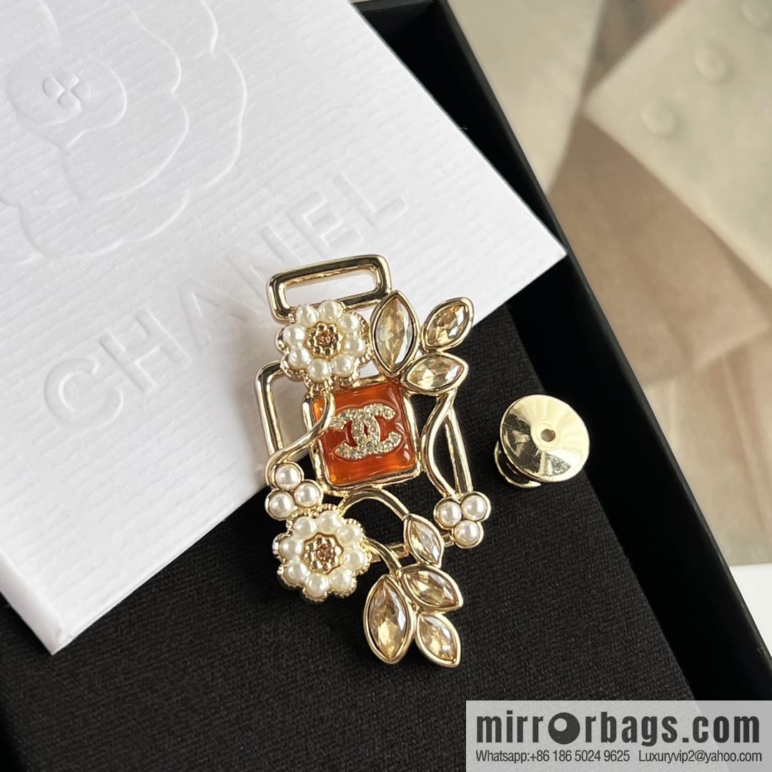 New ☑️ Chanel double c pink diamond pearl flower brooch