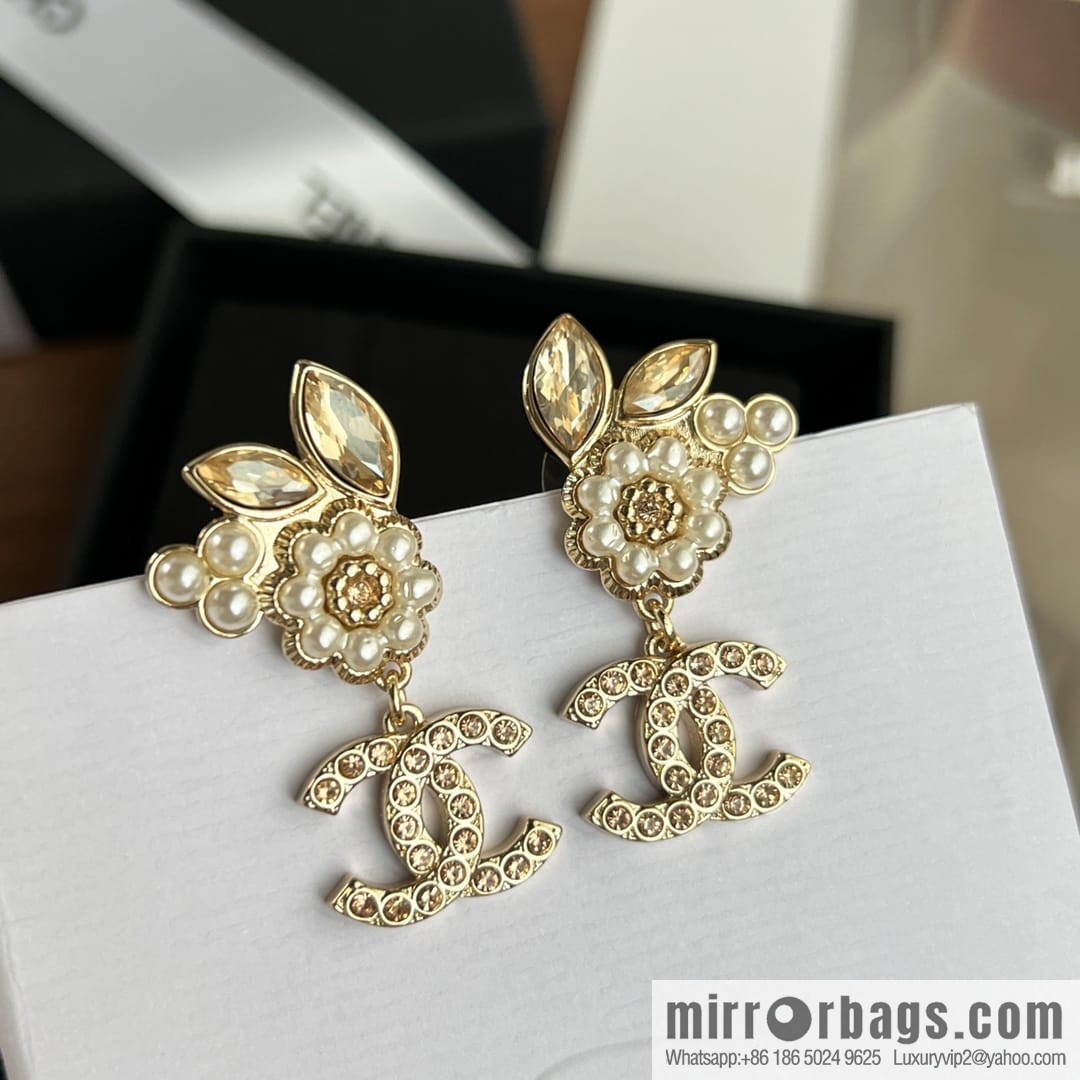 New ☑️ Chanel c2 double c pink diamond flower stud earrings