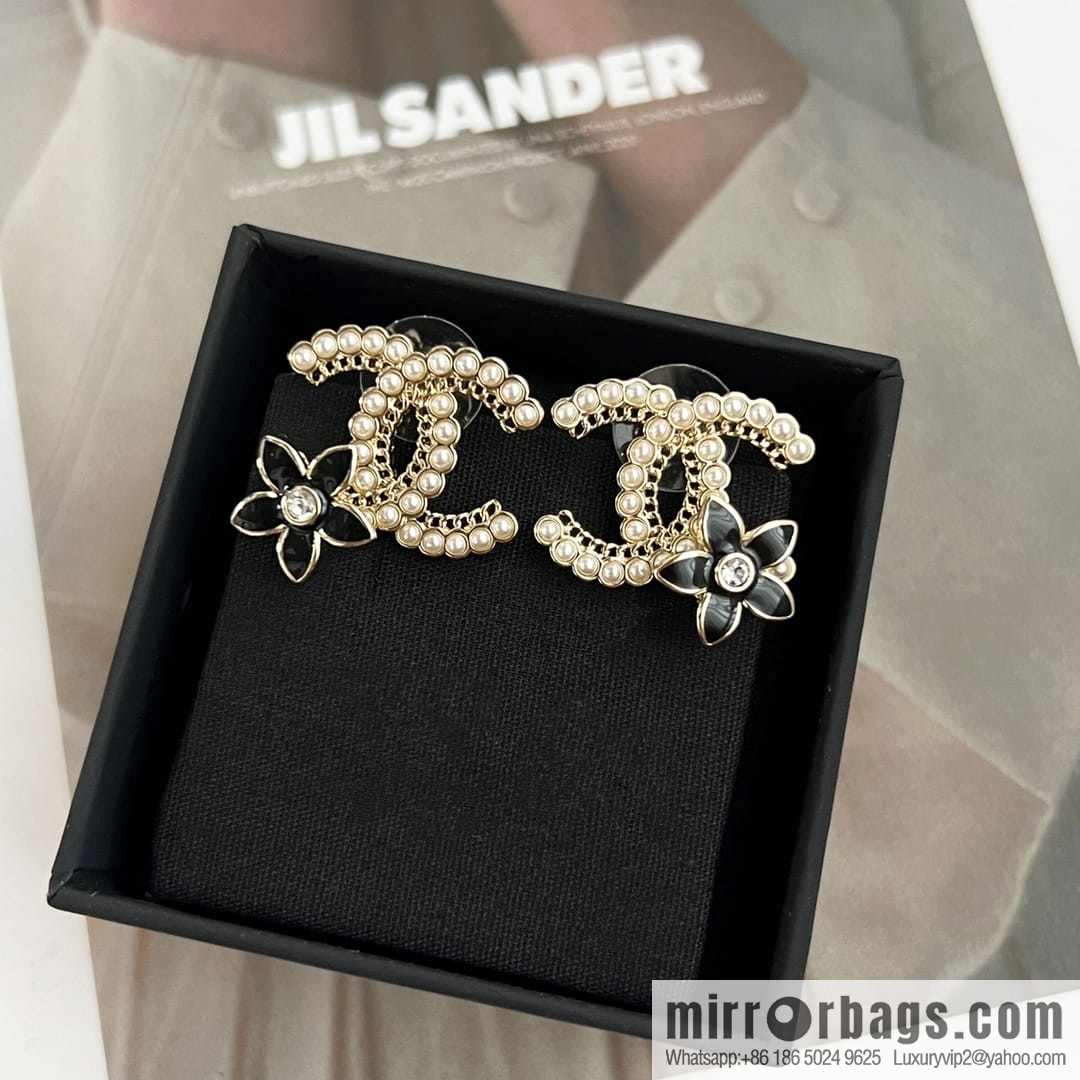 New ☑️ Chanel c1 double c pearl black camellia stud earrings