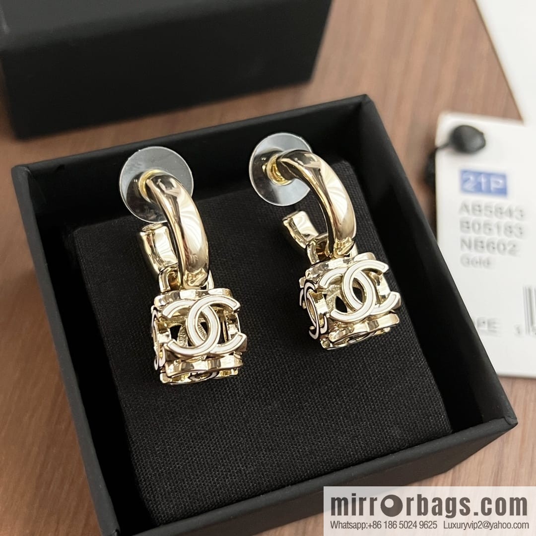 New ☑️ Chanel c2 double c square stud earrings