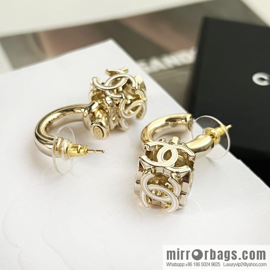 New ☑️ Chanel c2 double c square stud earrings