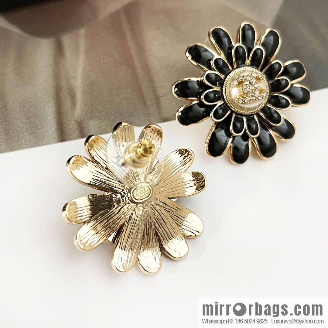 New ☑️ Chanel c1 double c black camellia stud earrings