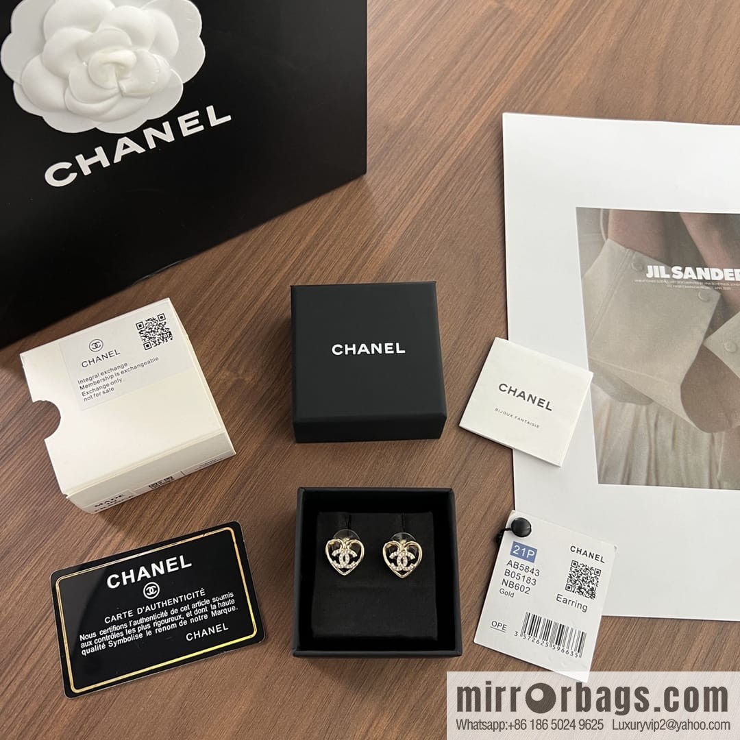 New ☑️ Chanel double c gold peach heart love stud earrings