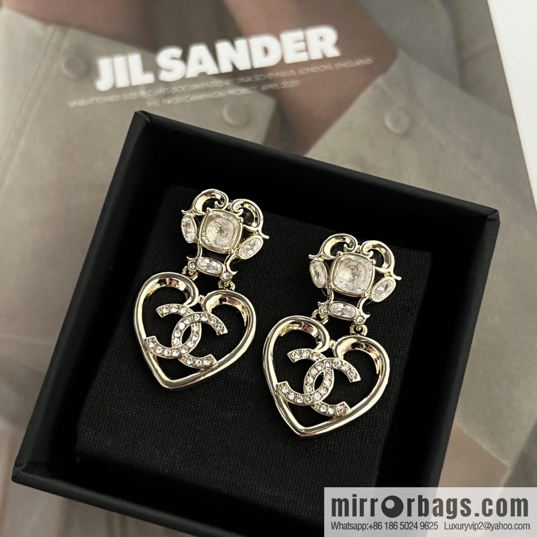 New ☑️ Chanel c2 double c gold peach heart love stud earrings