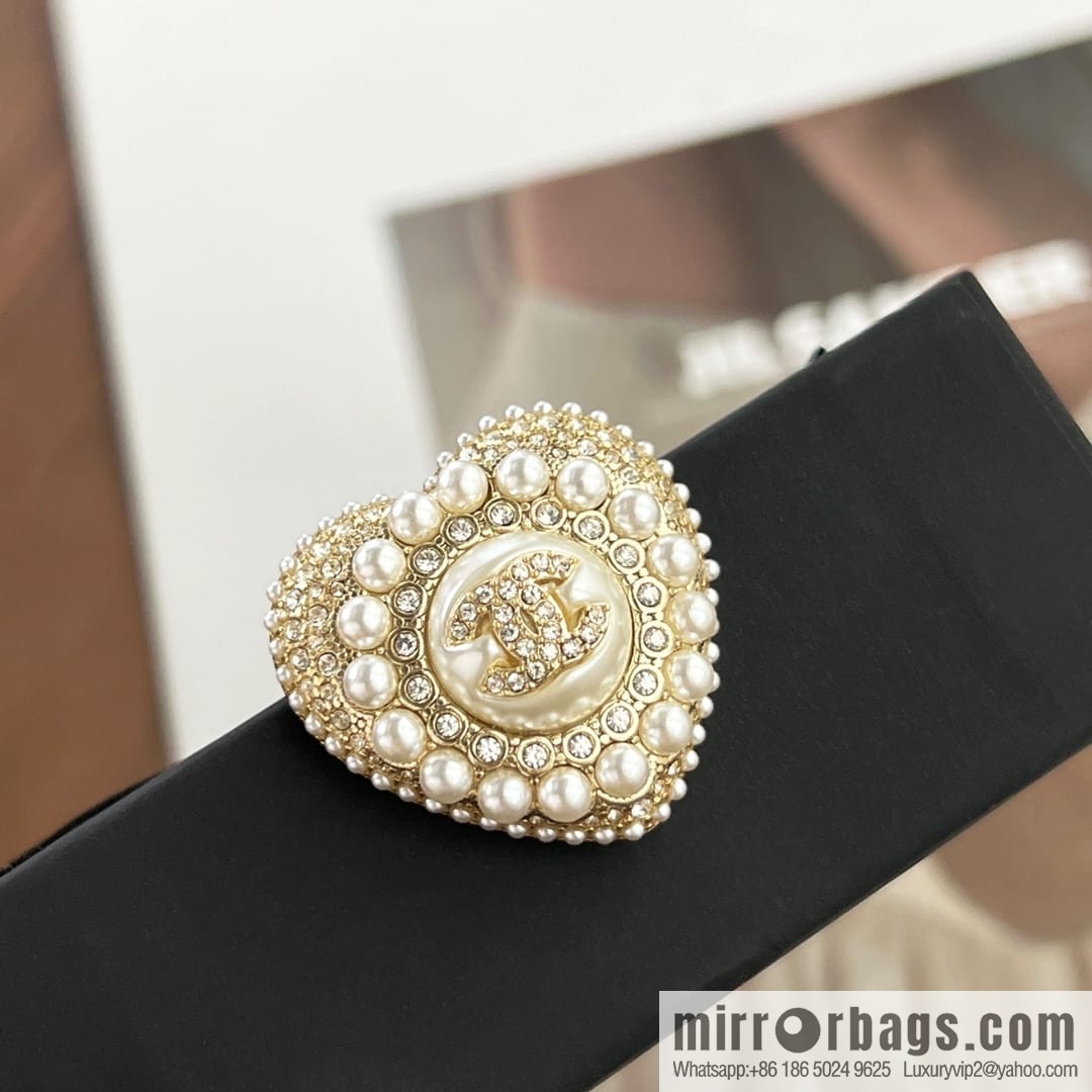 New ☑️ Chanel double c peach heart love pearl brooch