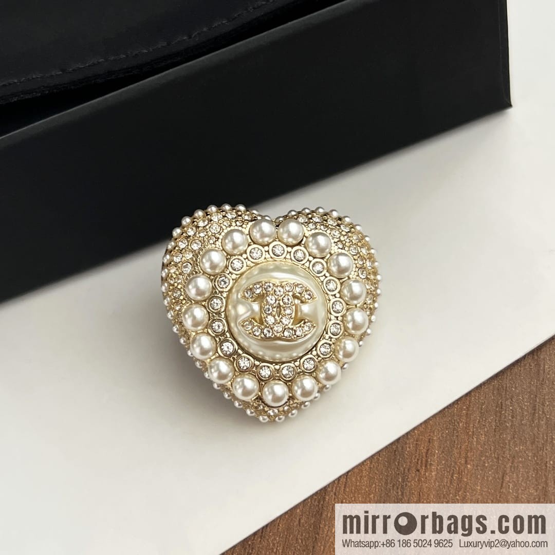 New ☑️ Chanel double c peach heart love pearl brooch