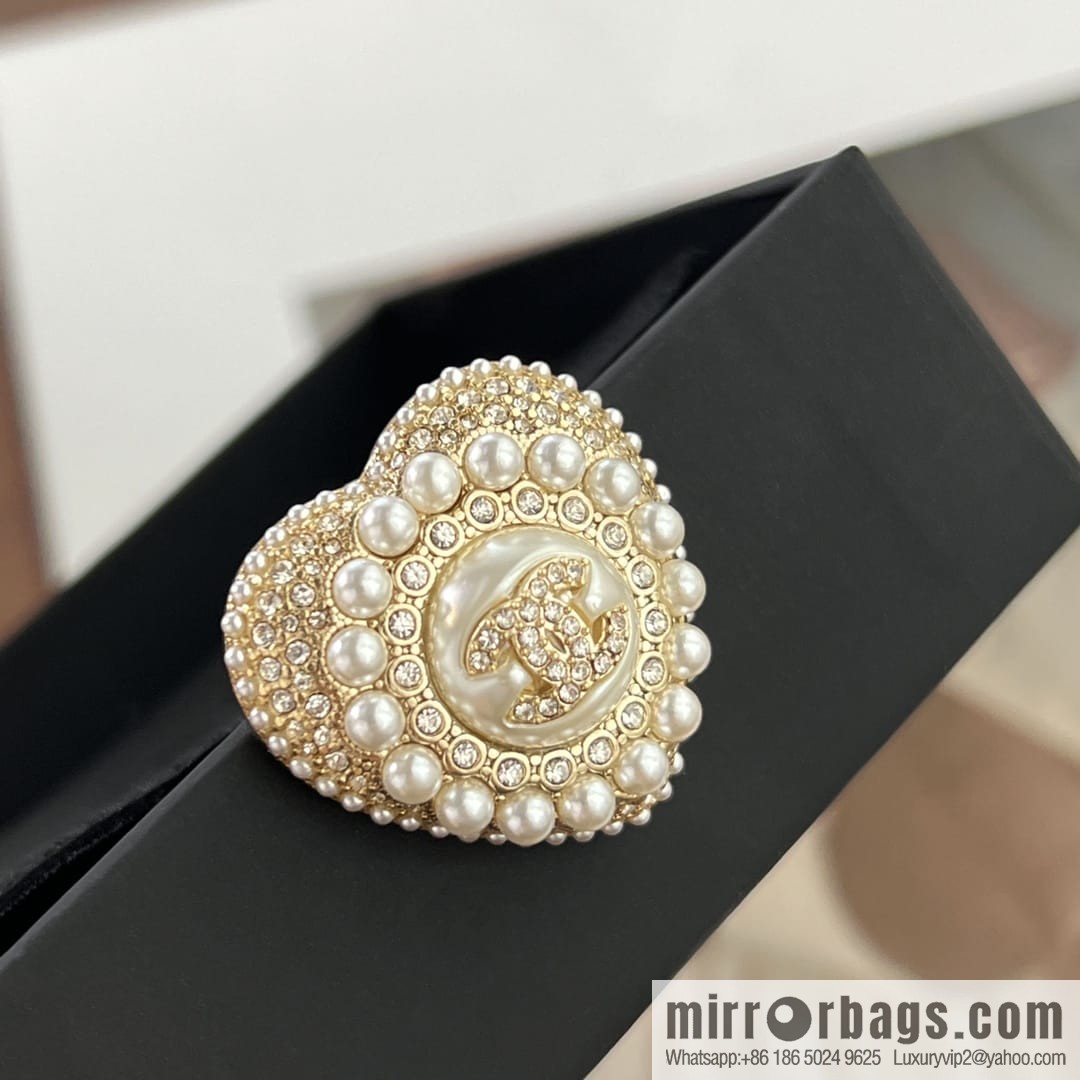 New ☑️ Chanel double c peach heart love pearl brooch