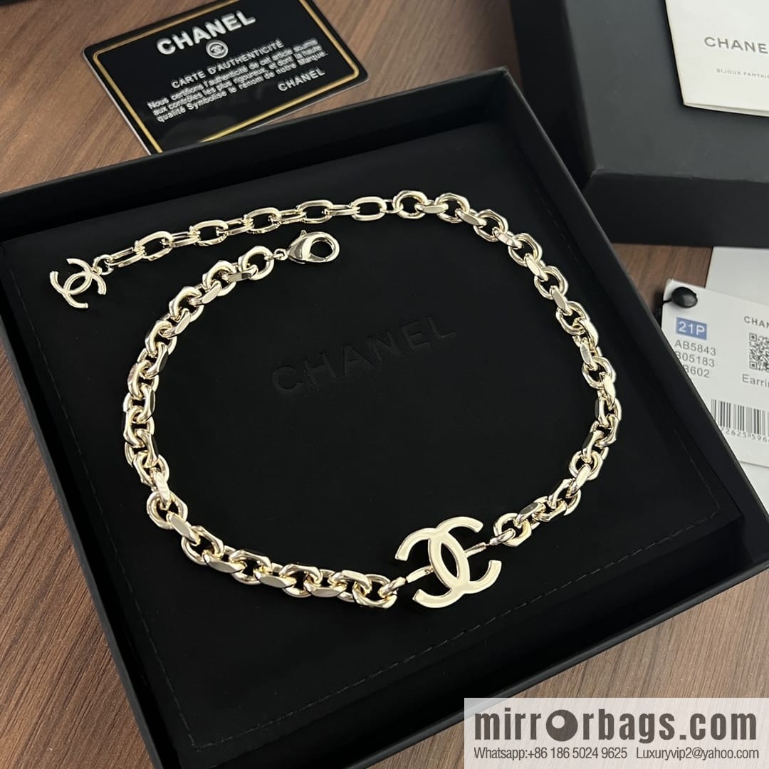 New ☑️ Chanel glossy double c necklace