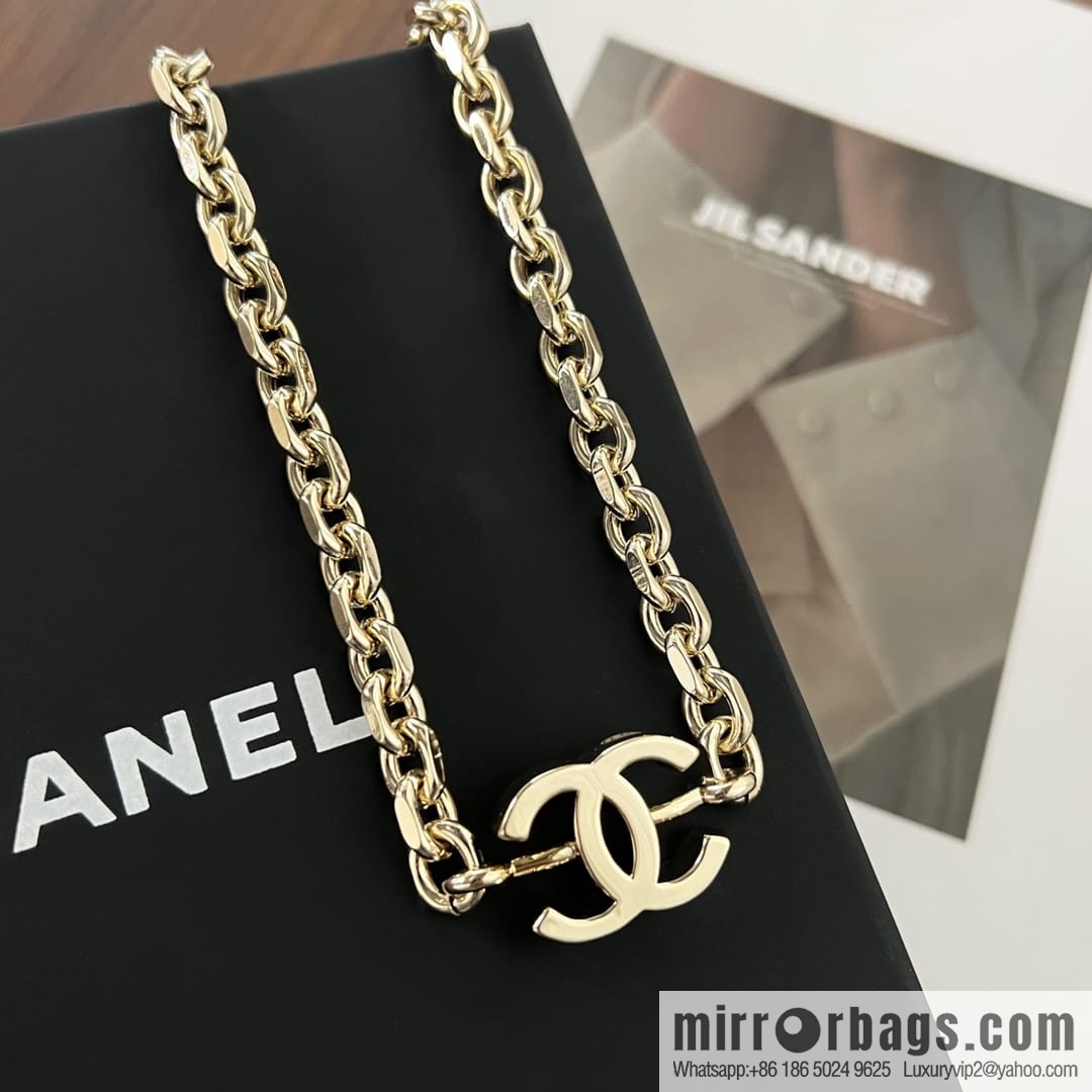 New ☑️ Chanel glossy double c necklace