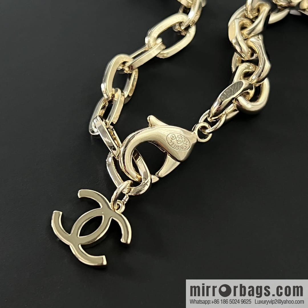 New ☑️ Chanel glossy double c necklace