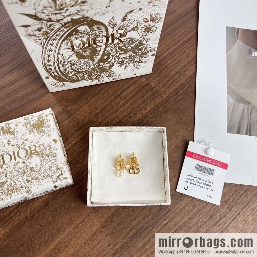 New ☑️ Dior Bee CD pearl stud earrings
