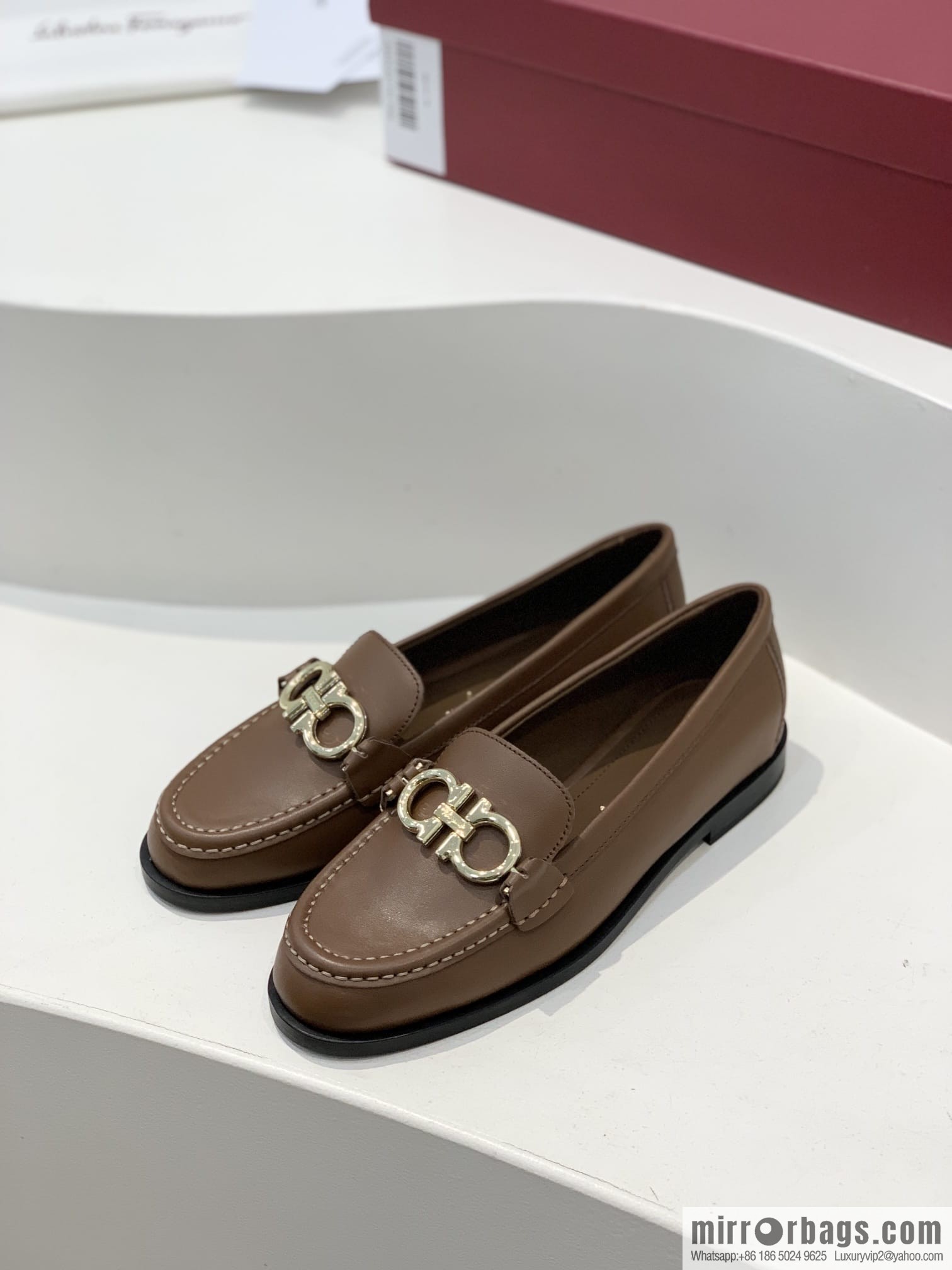 Salvatore Ferragamo ✔️ new products! Ferragamo Gancini double-sided buckle loafers single shoes
