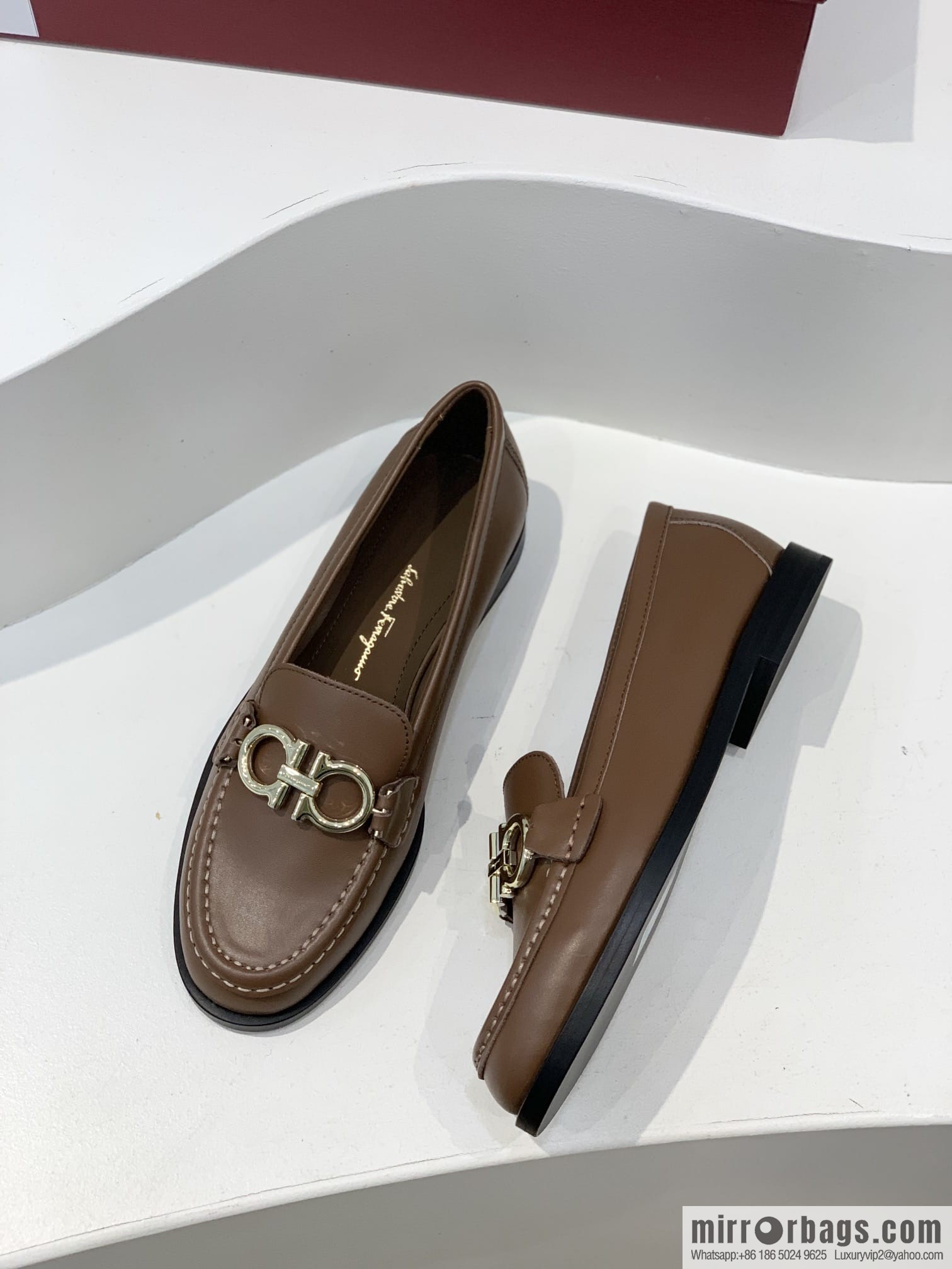 Salvatore Ferragamo ✔️ new products! Ferragamo Gancini double-sided buckle loafers single shoes