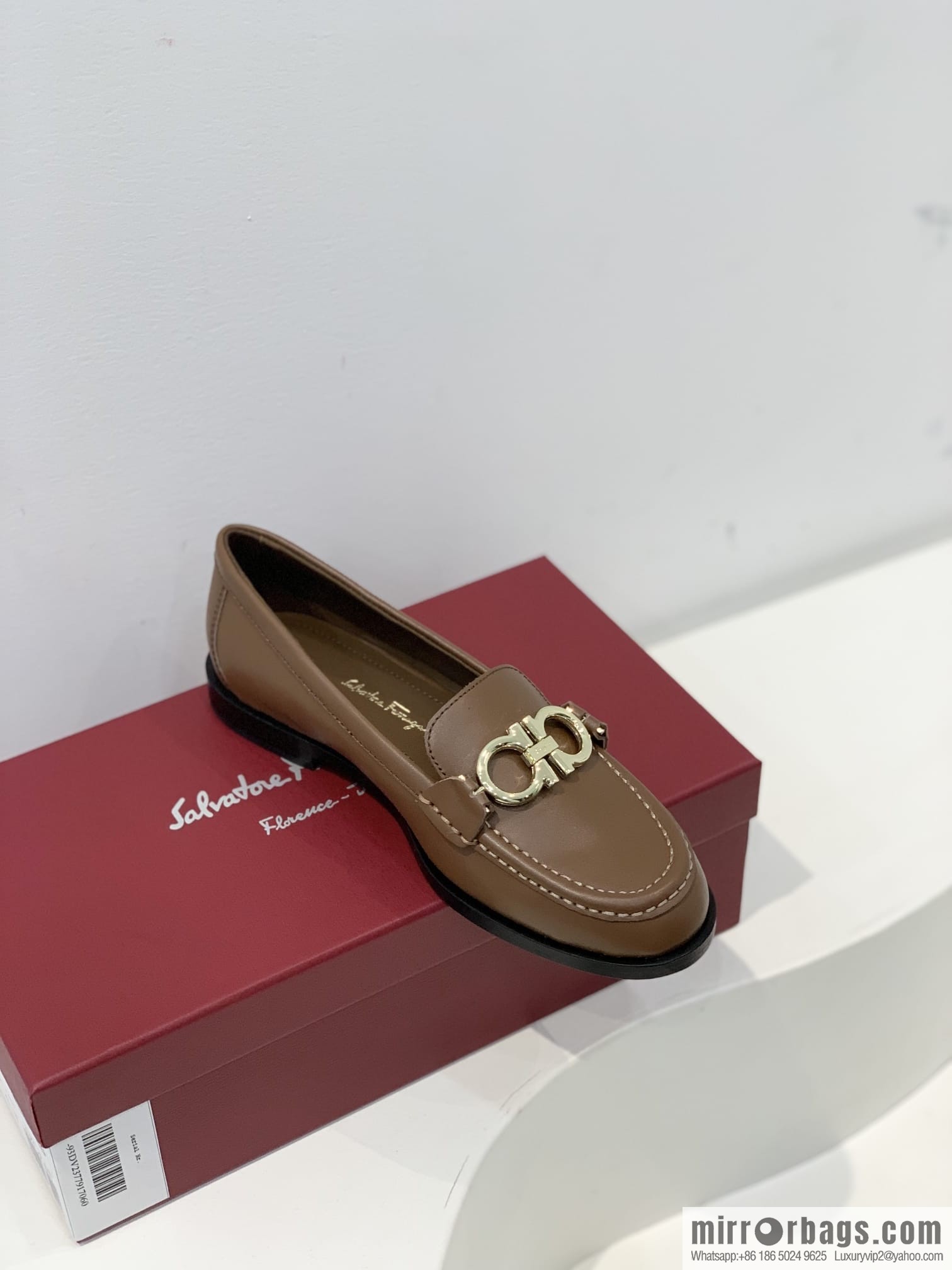 Salvatore Ferragamo ✔️ new products! Ferragamo Gancini double-sided buckle loafers single shoes