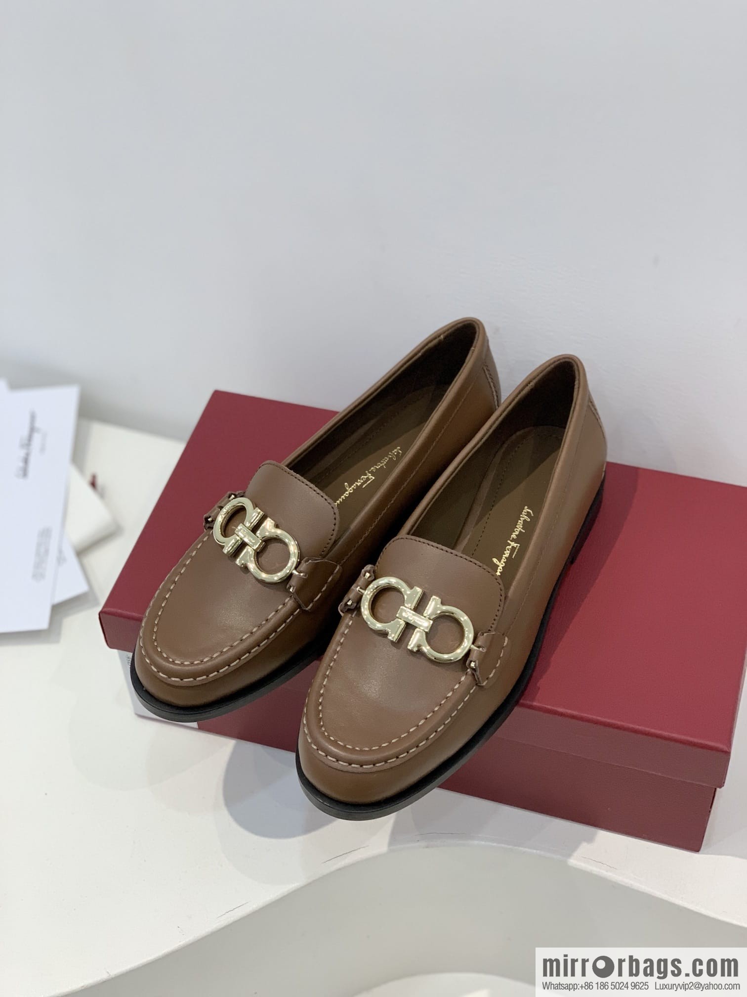 Salvatore Ferragamo ✔️ new products! Ferragamo Gancini double-sided buckle loafers single shoes