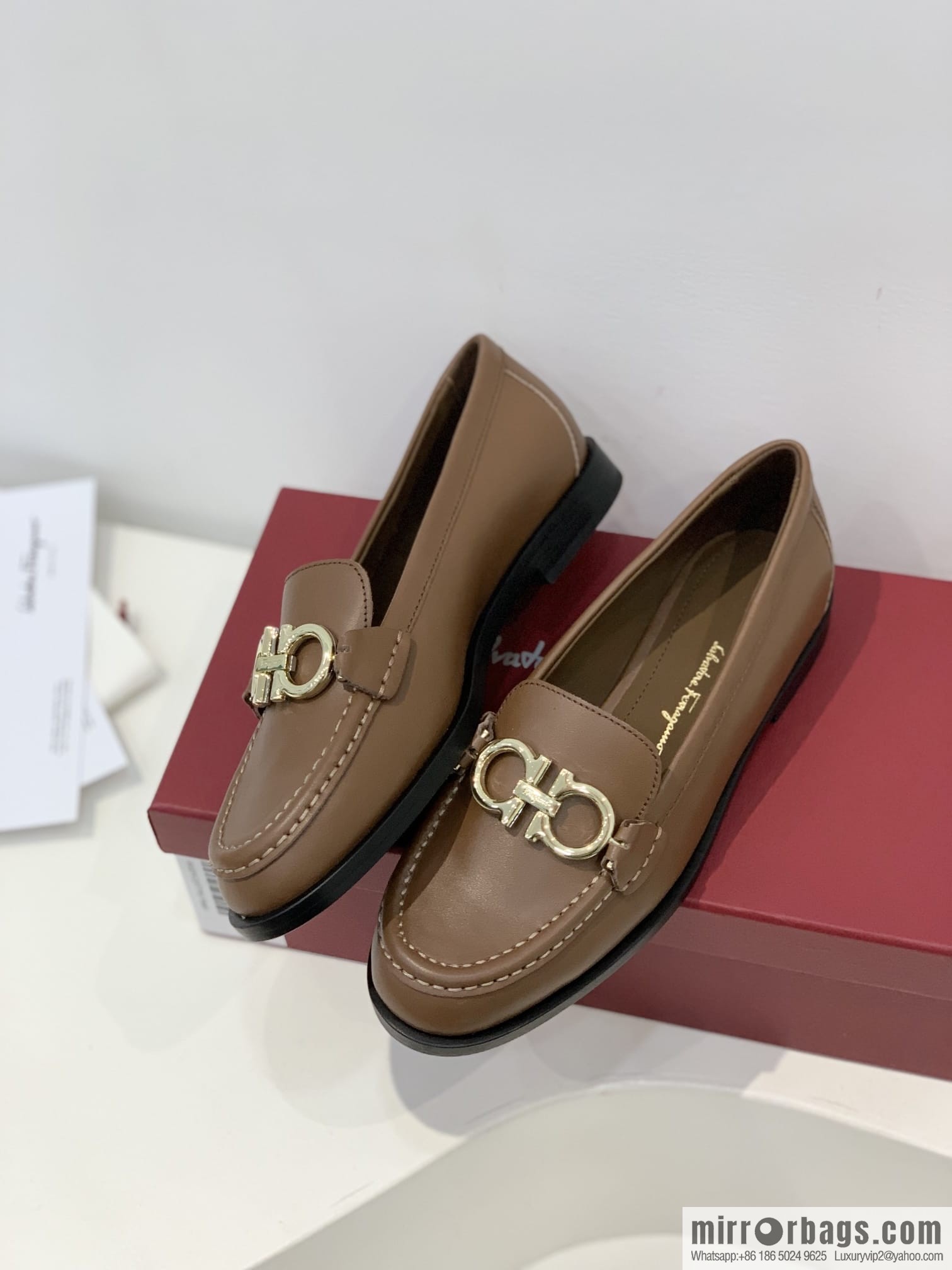 Salvatore Ferragamo ✔️ new products! Ferragamo Gancini double-sided buckle loafers single shoes