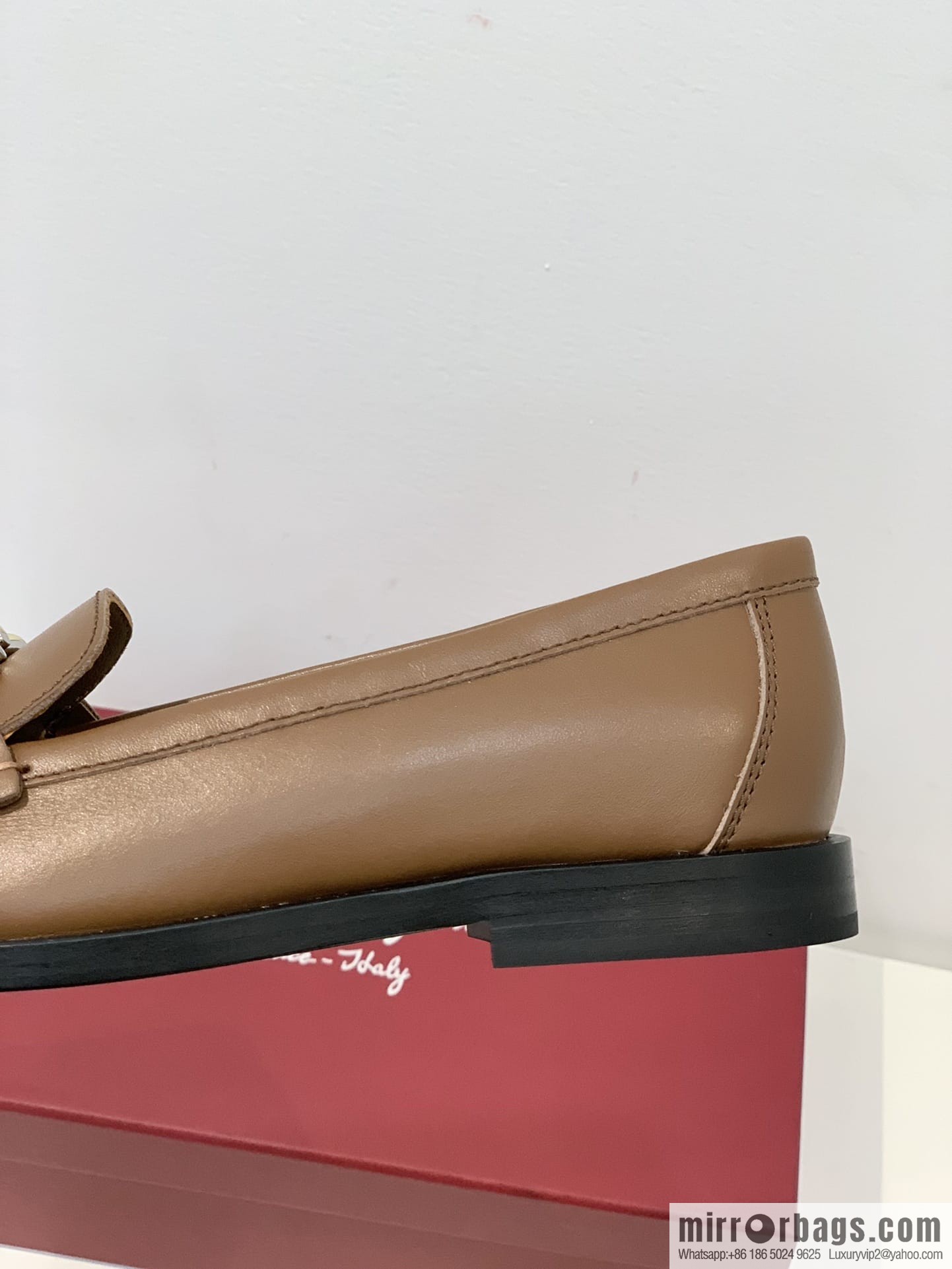 Salvatore Ferragamo ✔️ new products! Ferragamo Gancini double-sided buckle loafers single shoes