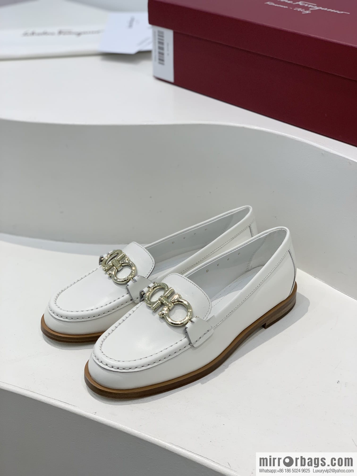 Salvatore Ferragamo ✔️ new products! Ferragamo Gancini double-sided buckle loafers single shoes