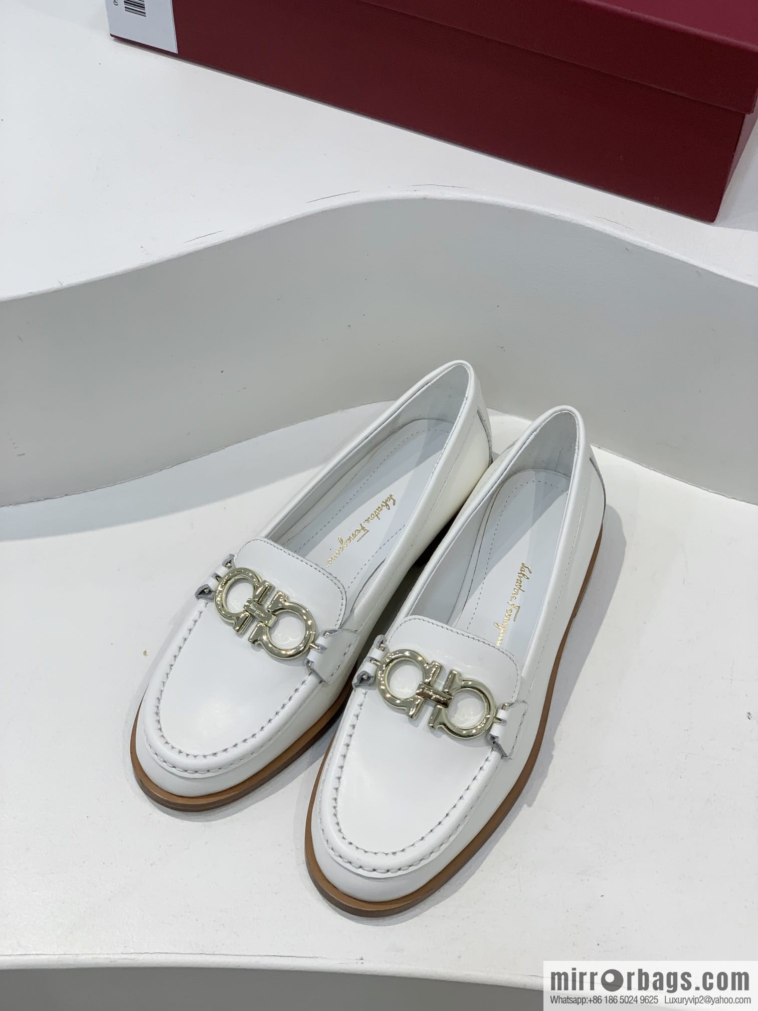Salvatore Ferragamo ✔️ new products! Ferragamo Gancini double-sided buckle loafers single shoes