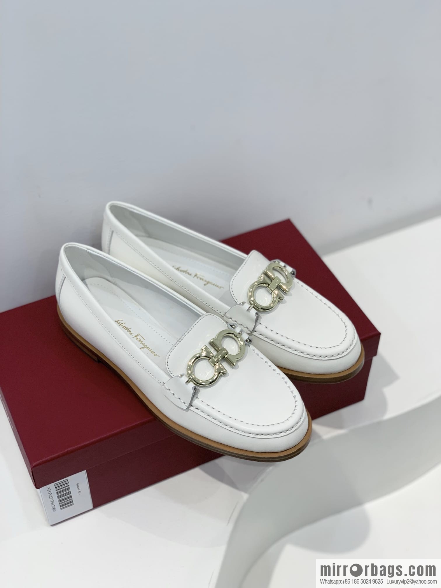 Salvatore Ferragamo ✔️ new products! Ferragamo Gancini double-sided buckle loafers single shoes