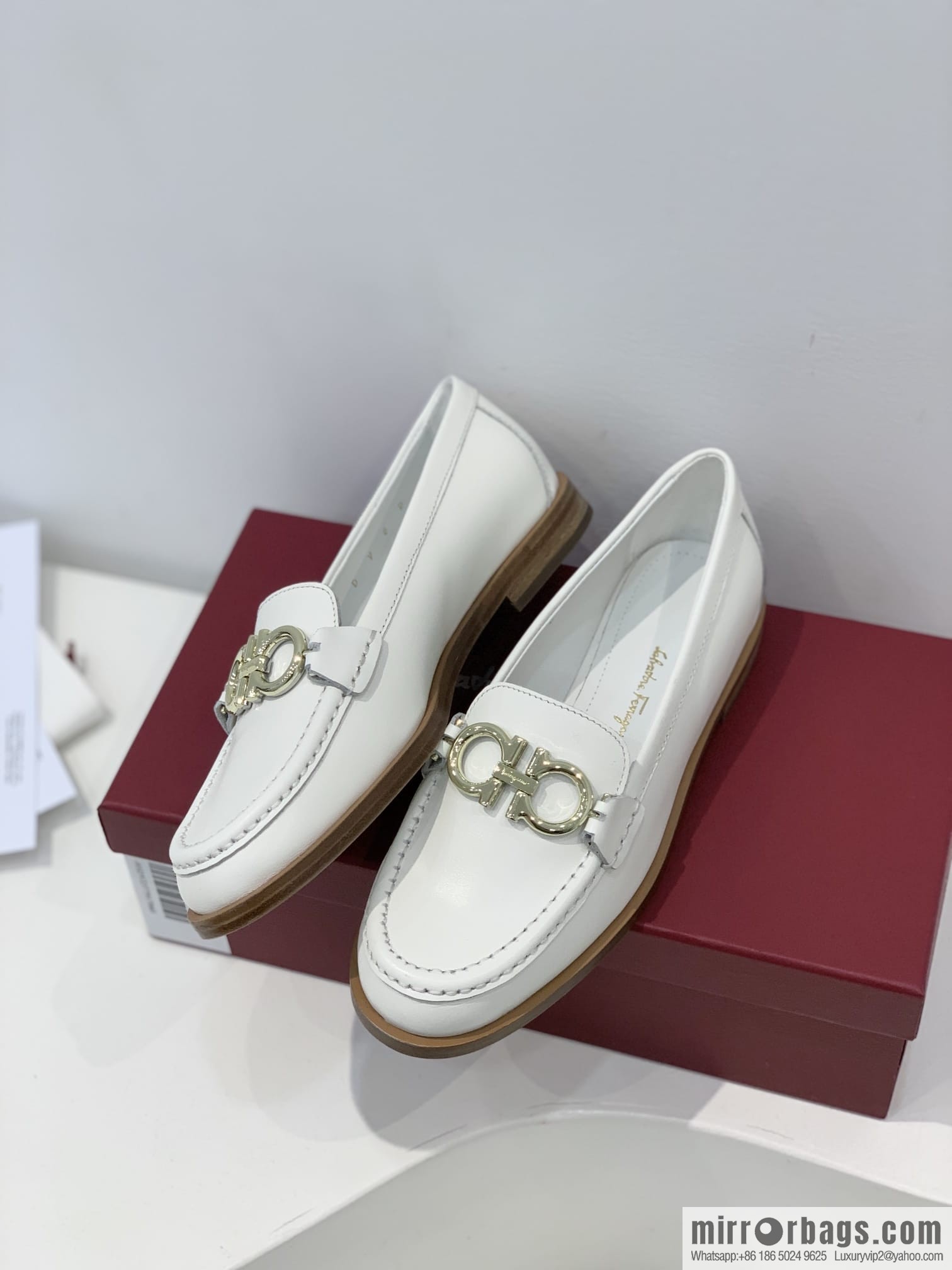 Salvatore Ferragamo ✔️ new products! Ferragamo Gancini double-sided buckle loafers single shoes