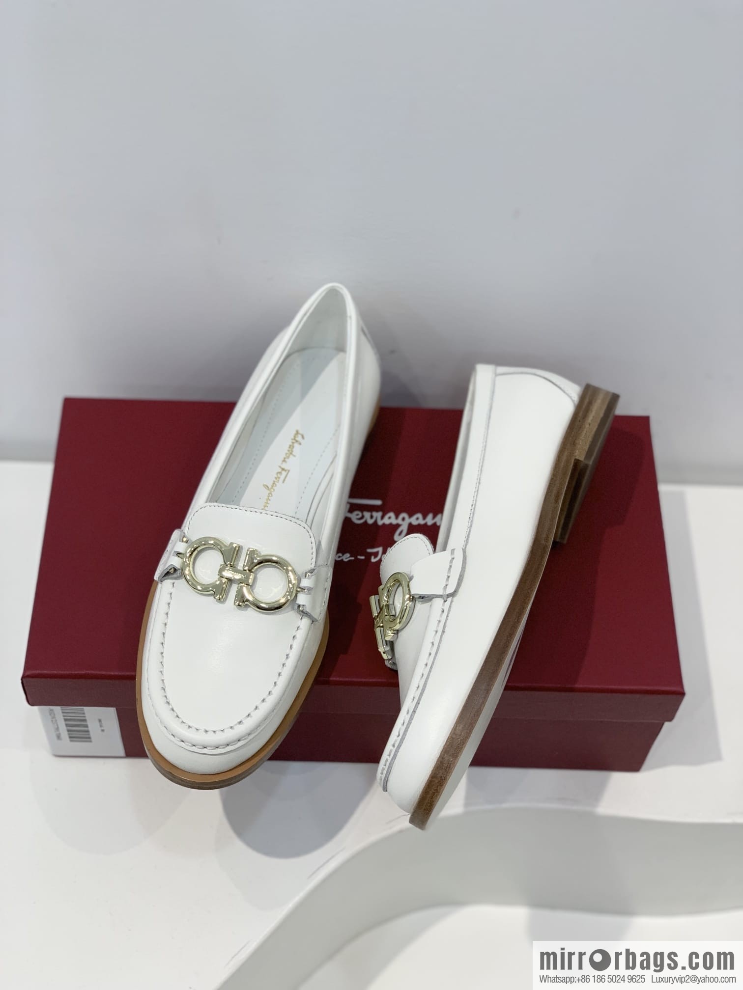 Salvatore Ferragamo ✔️ new products! Ferragamo Gancini double-sided buckle loafers single shoes